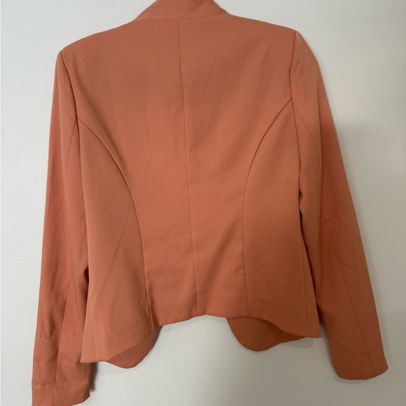 Blazer - Picture 4 of 4